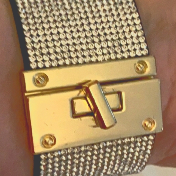 Jewelry - Drop dead gorgeous crystal cuff